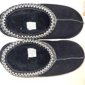 Brand new Ugg black size 6 USA